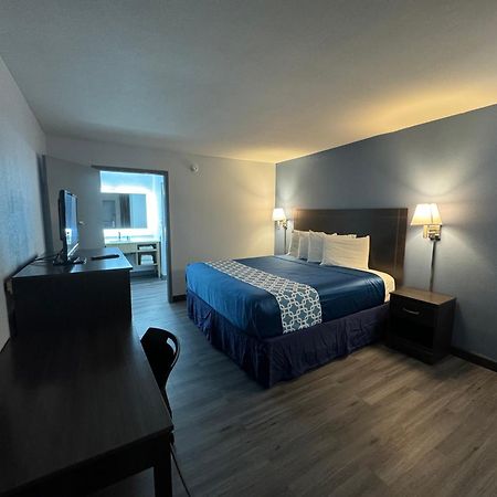 Travelodge By Wyndham Gainesville Ґейнсвілл Екстер'єр фото