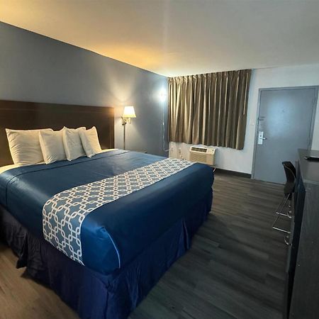 Travelodge By Wyndham Gainesville Ґейнсвілл Екстер'єр фото